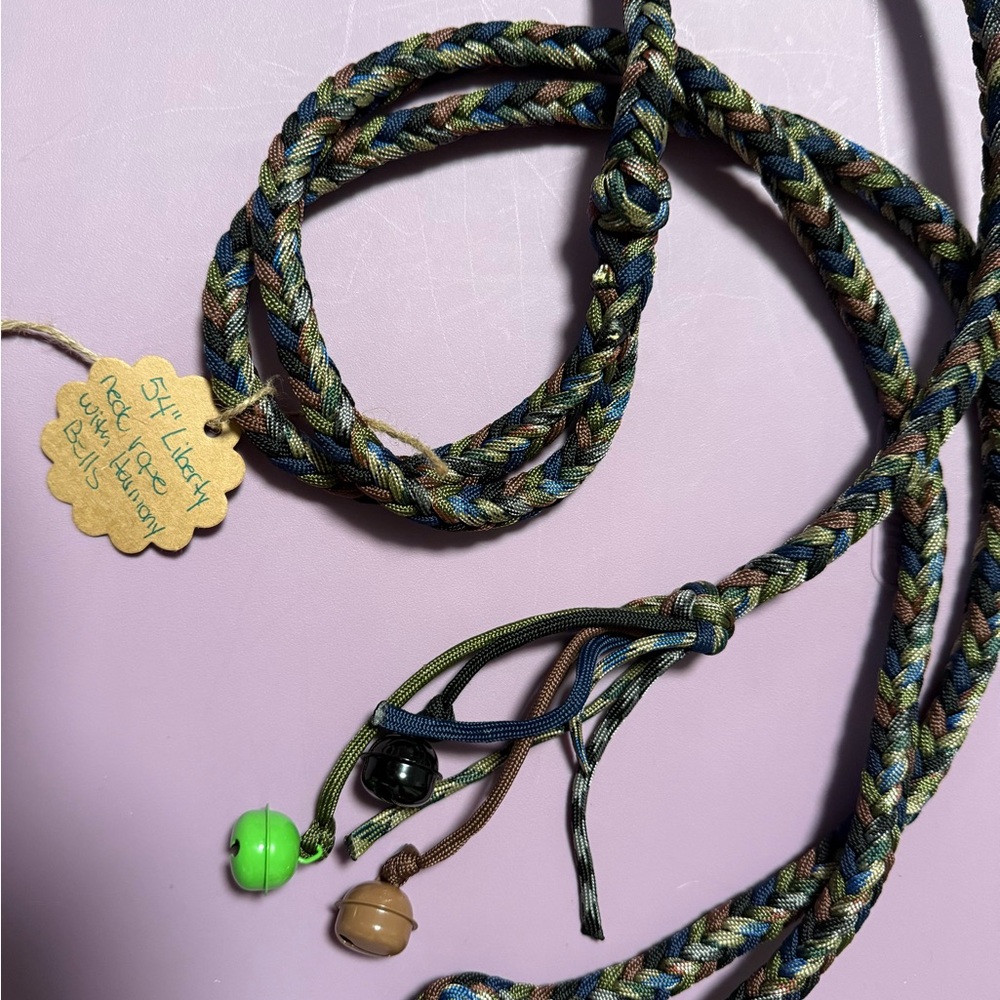 Handmade paracord liberty neck rope